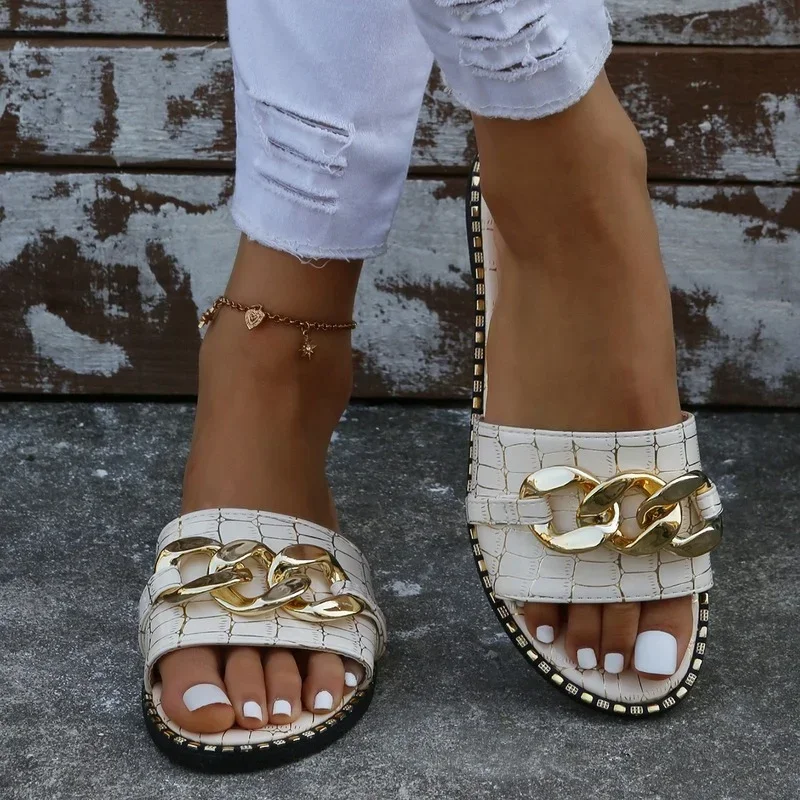 Fashion Sexy Chain Lock Solid Color Plus Size 2024 Summer New Style Roman Style Flat Outdoor Female Slippers Women Sandals