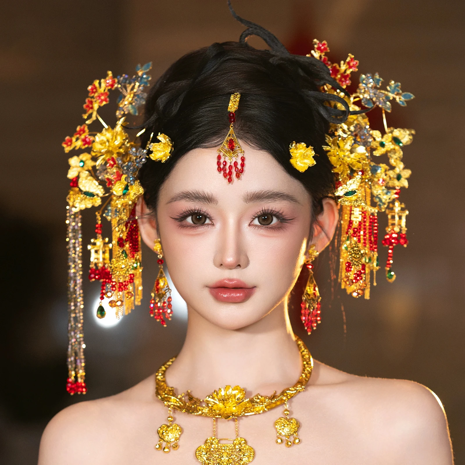 

Bridal Golden Flower Xiuhe New Chinese Style Headwear, Luxurious Wedding Heavy Work Crystal Fringe Dragon and Phoenix Gua Hair A