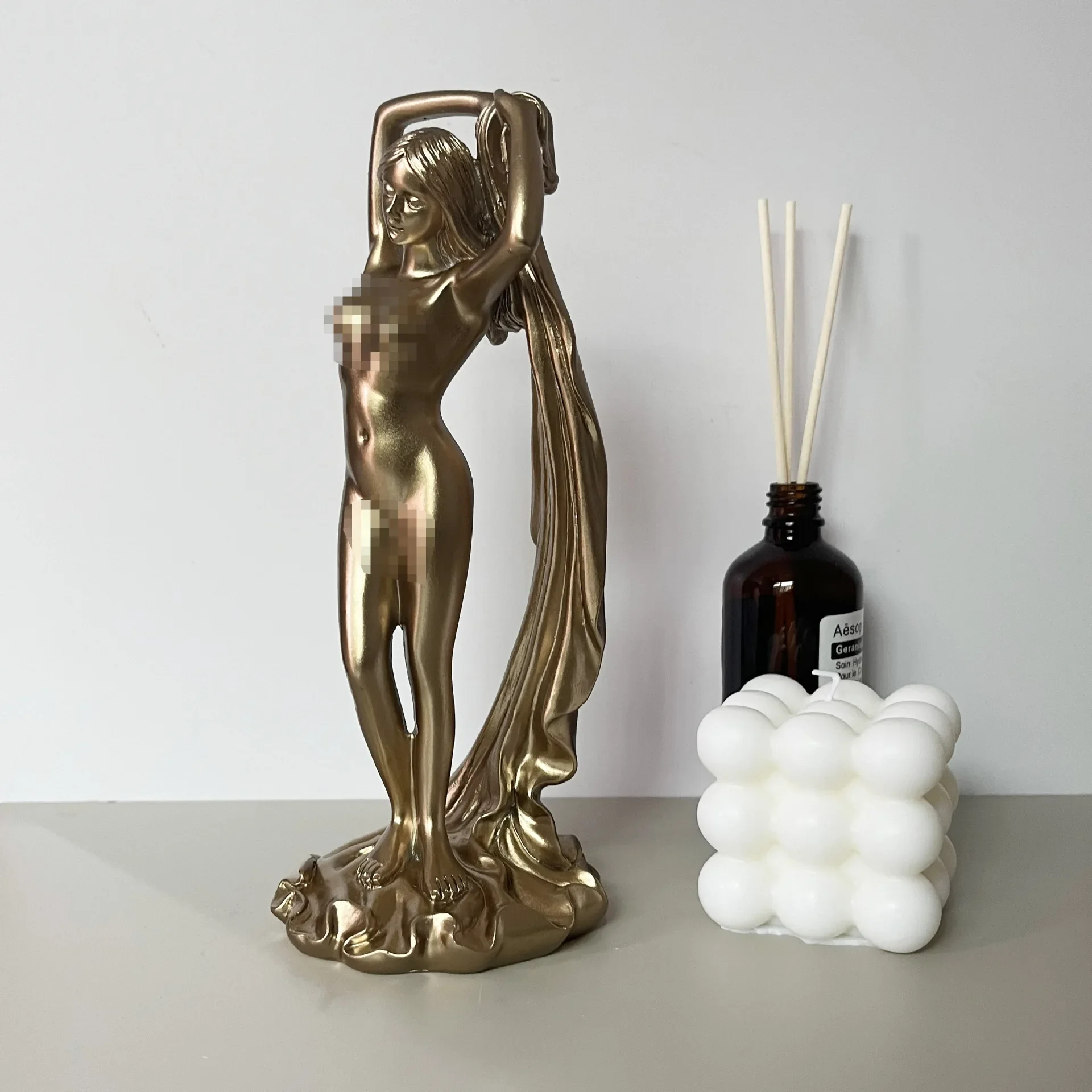 Resin Handicrafts Golden Man Sculpture Nude Goddess Statue Ribbon Venus Decorative Figurines Home Decoration Accessories