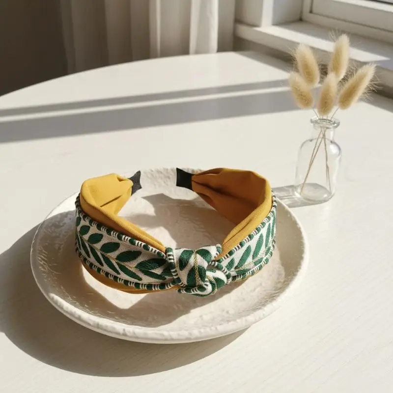 Damen Boho-Stirnband mit Stickerei - Breites Ethnisches Blumen-Haarband, Elegantes Schlichtes Haaraccessoire für den Alltag – Detail 1