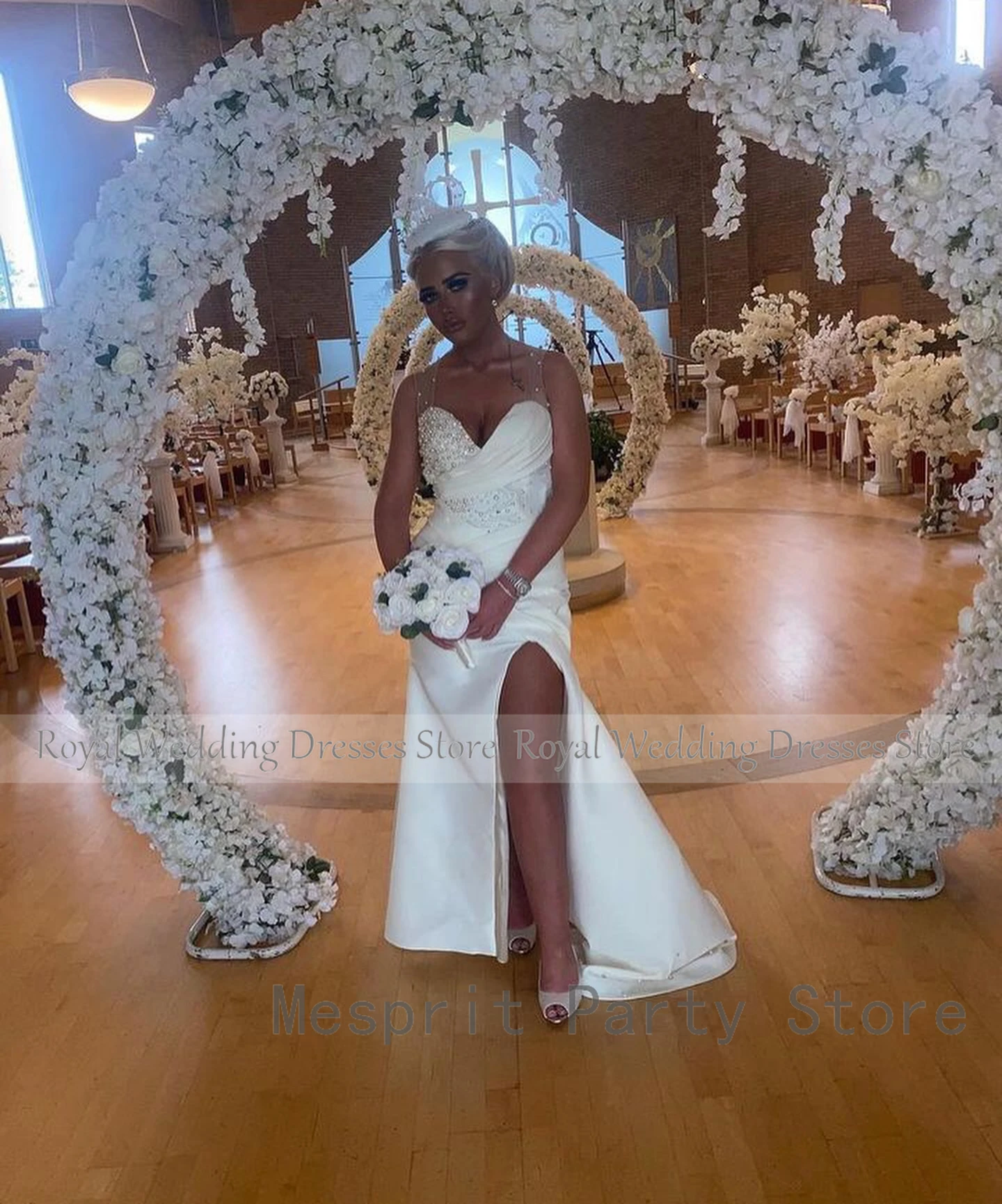 فستان زفاف حورية البحر من الساتان العاجي على شكل قلب لؤلؤ مطرز بالخرز للعرائس بطول الأرض وفتحة جانبية فستان زفاف