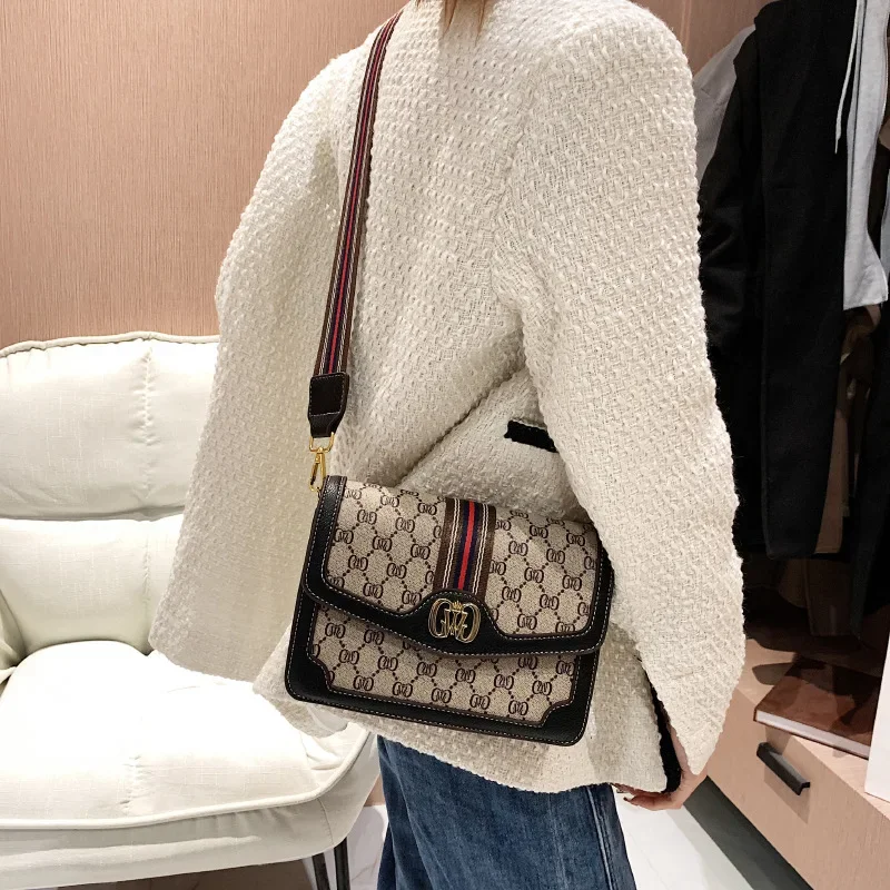 

Women's 2025 Retro Printed Crossbody Bag Vintage Inspired Shoulder Purse Versatile Boho Chic Bag for Casual Outings