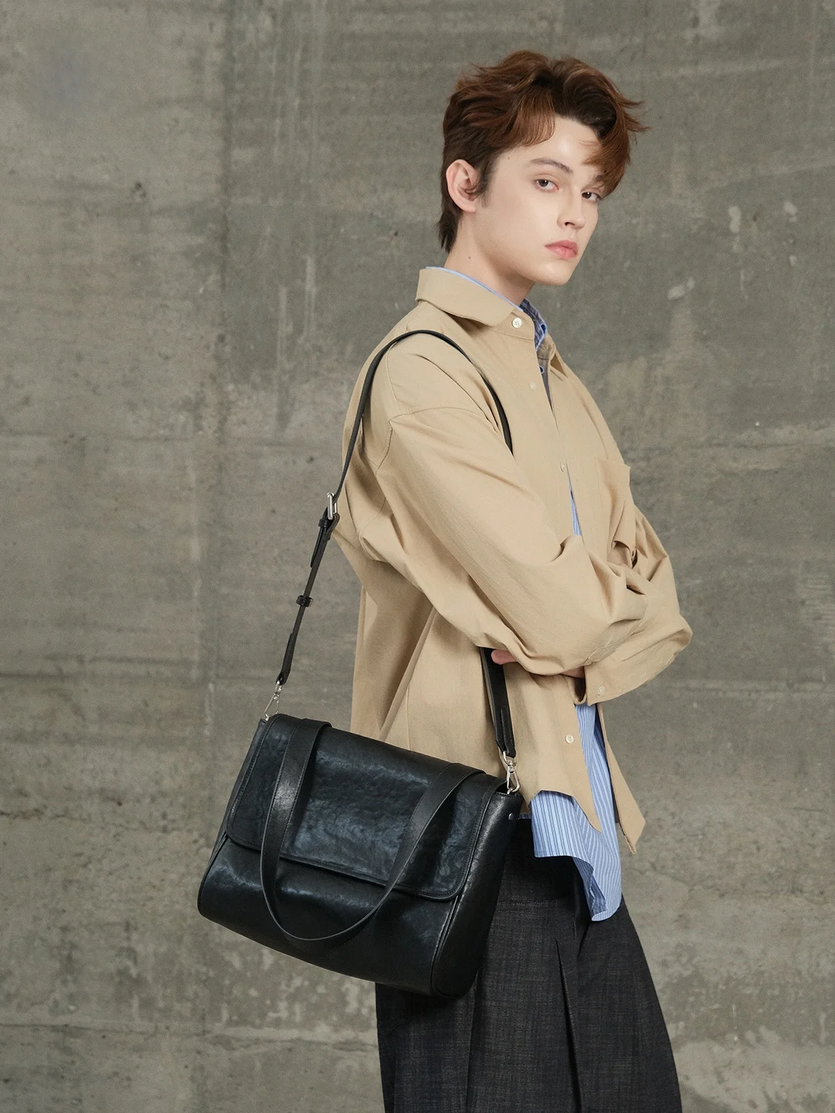 

Classic Men's Leather Crossbody Bag Casual Single Shoulder Bag Versatile High-End Messenger Bag Durable Cowhide Youth Fashion