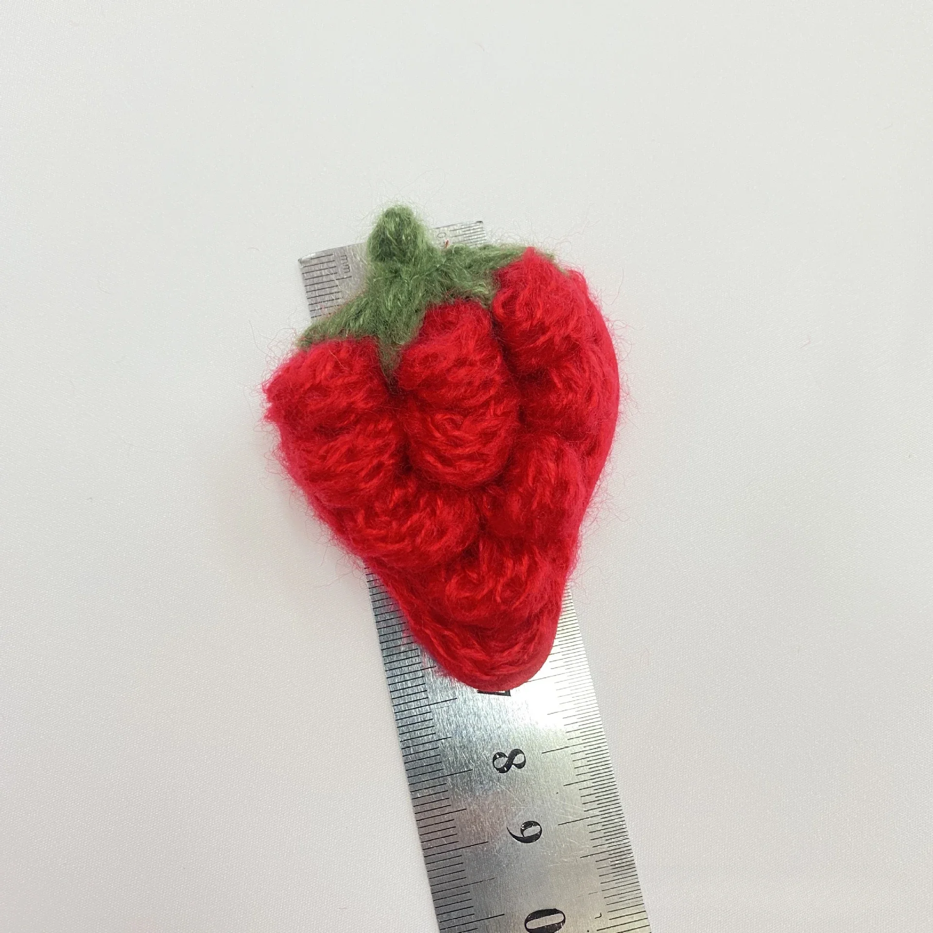 10Pcs Crochted Strawberry Woven Fruit Pendant Patches for Clothes, Hat Toy Sewing, Handmade Clips, DIY Decor Accessories,