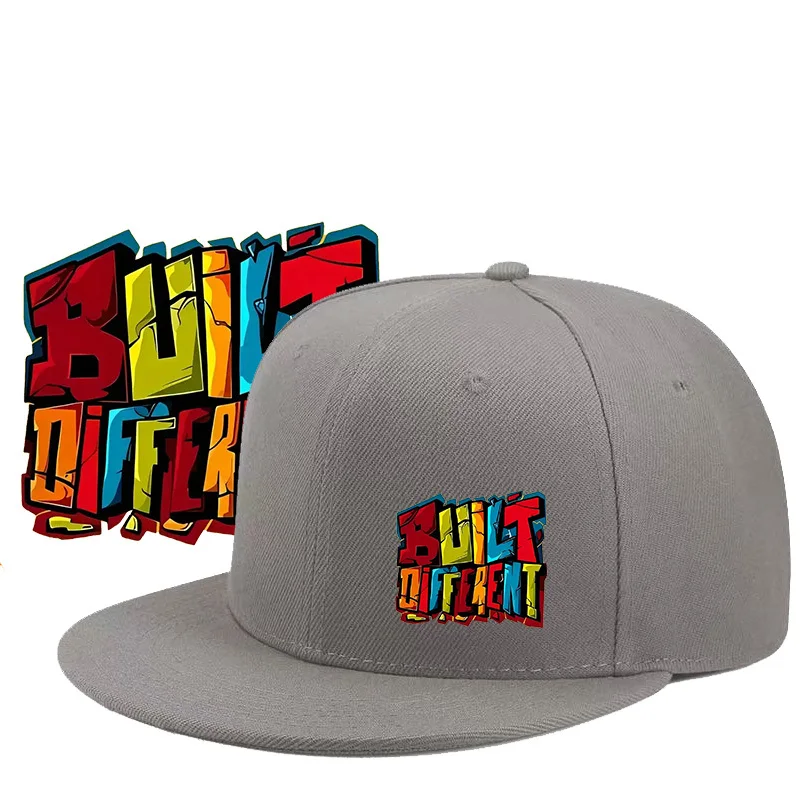 

BUILT DIFFERENT Регулируемая кепка Snapback с жирным буквенным принтом Черная шляпа с плоскими полями в виде утконоса и ярким дизайном цветных блоков, удобная