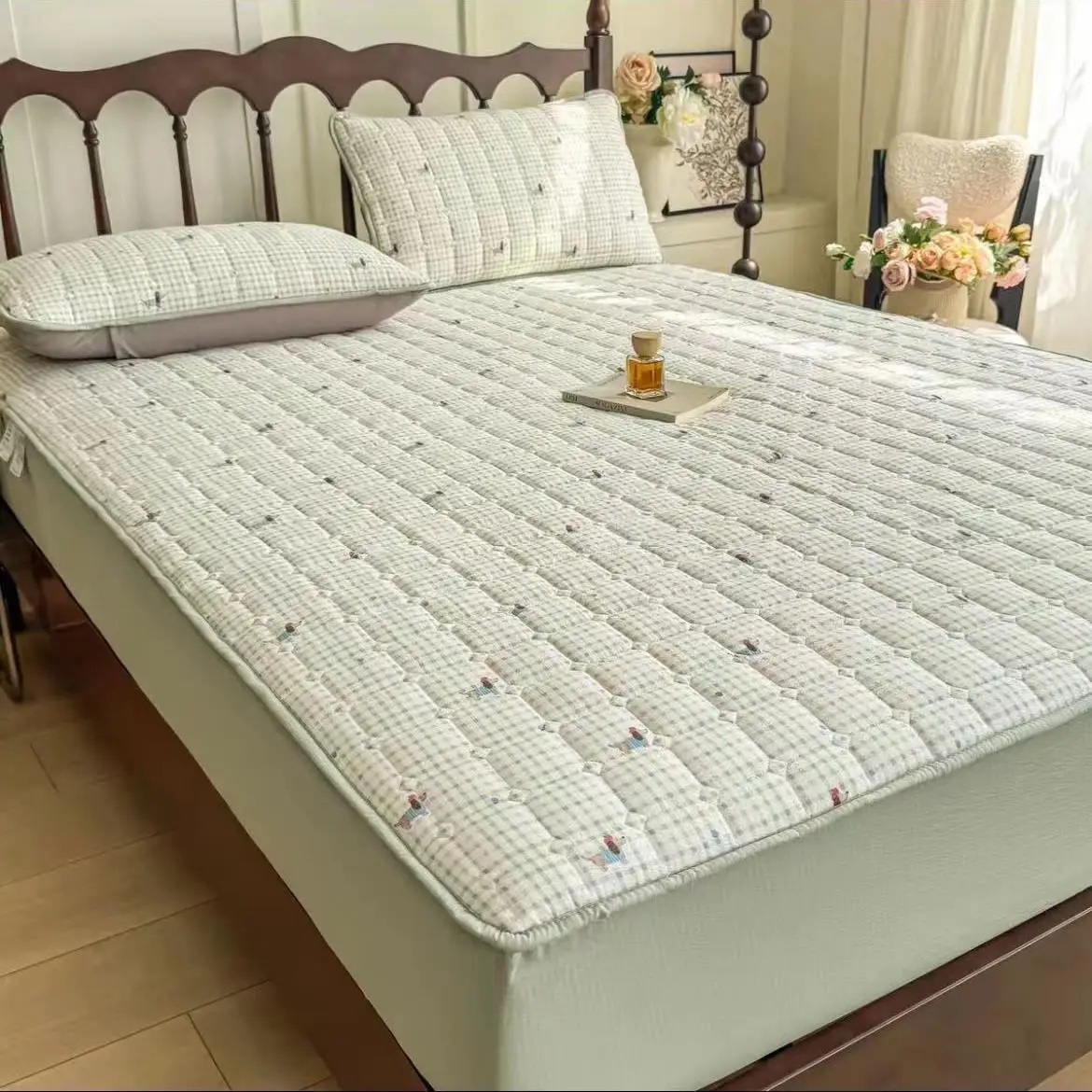Thickened Cotton Bed Skirt Cloud Sensation All Season Full Enclosure Anti Slip Dirt Proof Mattress Protector Cover Three Piec...