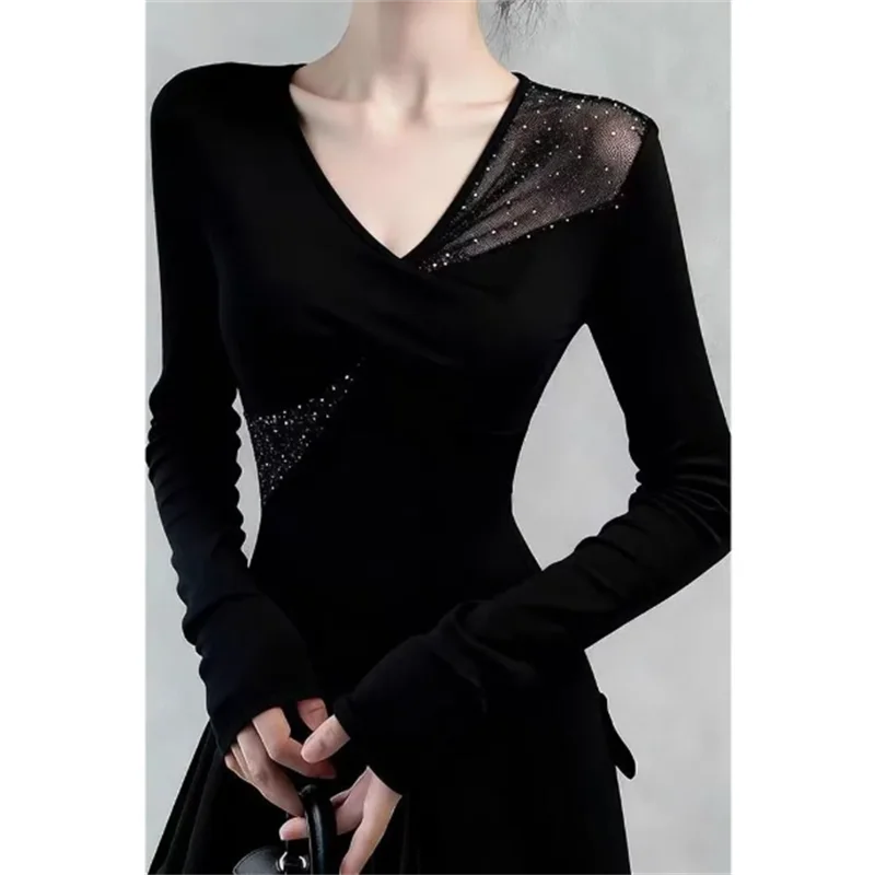 High-end T-shirts Hot diamond bottoming Tshirt for women Blouse belly covering v-neck Long-sleeved t-shirt Slim Female Tees