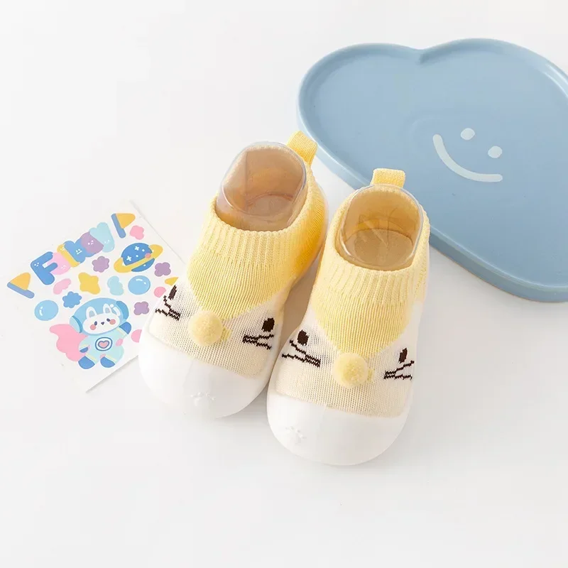 Un nuovo paio di scarpe da neonato con motivo A gatto per 1-3 anni, scarpe da bambino con suola morbida per ragazzi e ragazze, antiscivolo