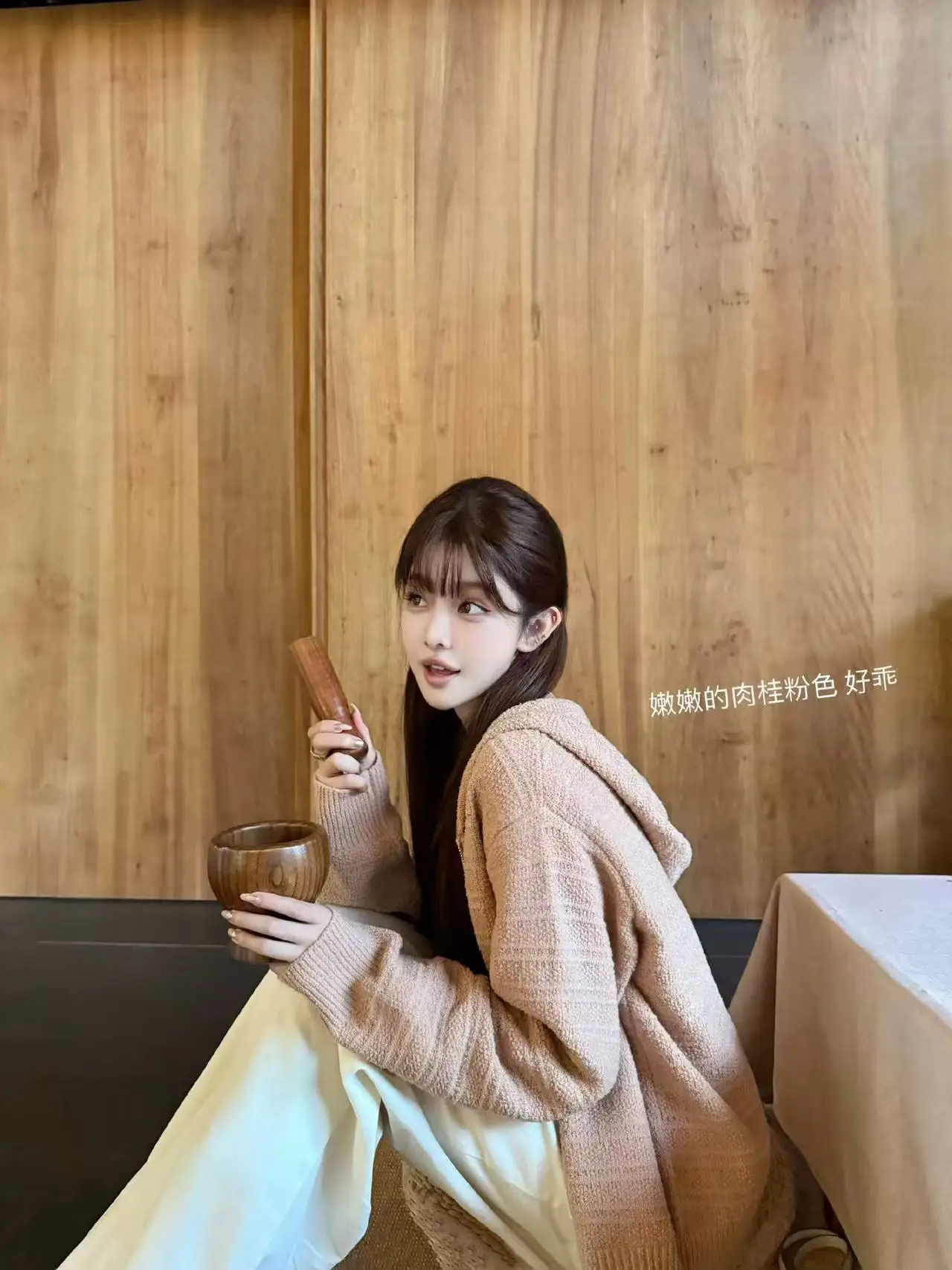 

2025 новый модный темпераментный однотонный вязаный кардиган с капюшоном на молнии, пальто, свитер, женские повседневные свободные топы с длинными рукавами F255