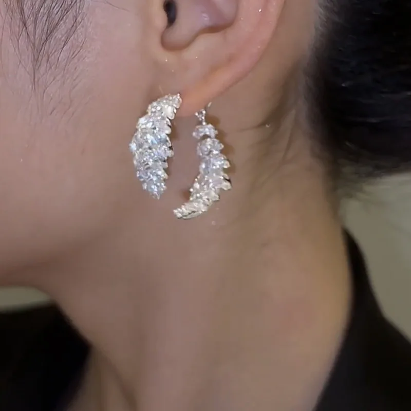 New Trend Unique Elegant Zircon Leaf Earrings For Women Fashion Crystal Earring Wedding Party Premium Jewelry Gift