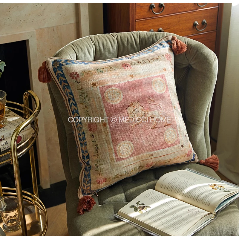 Medicci Home Mid-Century Modern Style Amazing Decorative Pillow Cover Vintage Lion Tapestry Decorative Cushion Case With Tassels