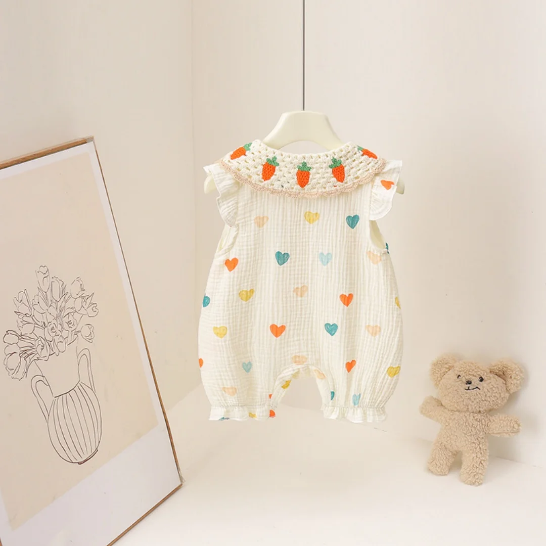 2026 Summer New Sweet Style Toddle Bodysuit Strawberry Knitted Doll Collar Love Print Girls Jumpsuit Thin Soft Baby Romper
