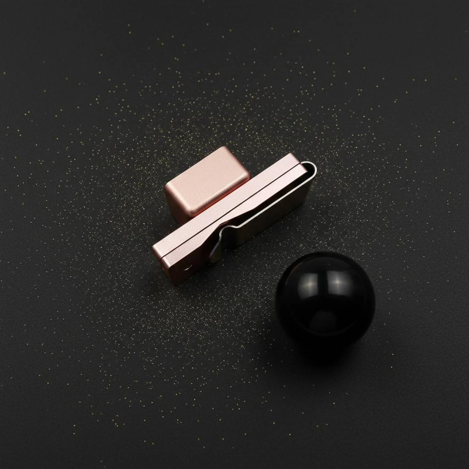 

Quiet Chalk Clip Compact Pinkish-Gold Gold Chalk Box Sports Accessory Slim Game Gear Long-Lasting