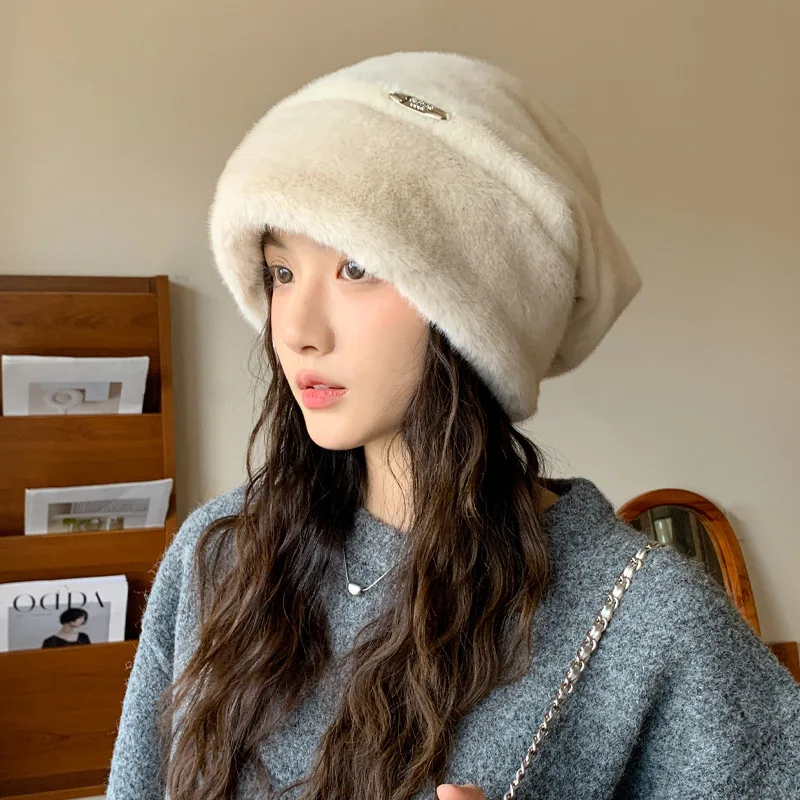 

Зимняя плюшевая шапка-бини для женщин: модная, теплая, с защитой ушей, для большого размера головы, защита от холода, визуально стройнит лицо, универсальная модель