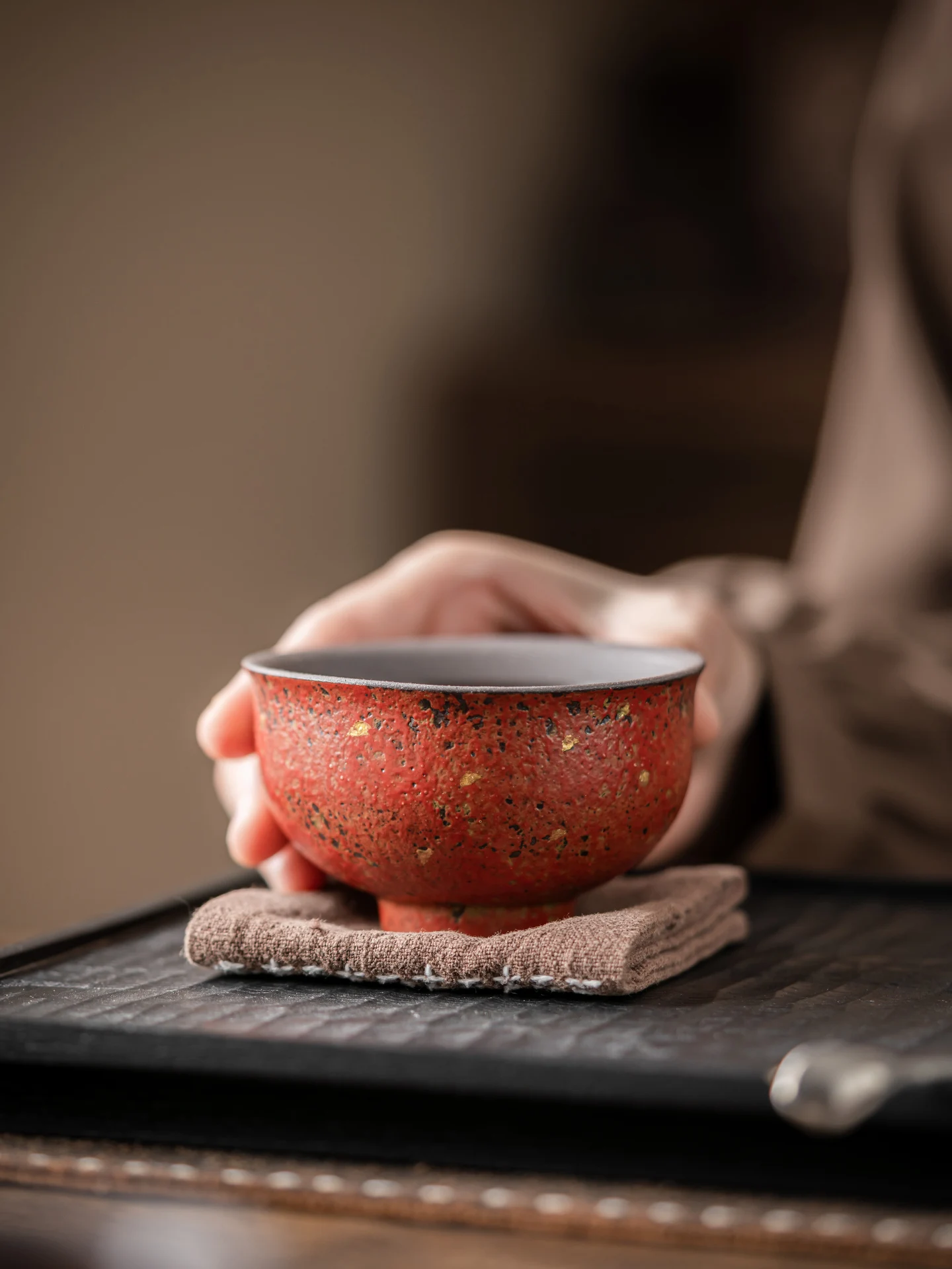 Shangqi Mountain Red Gold Dusting Ceramic Tea Cup High End Individual Owner Cup Handmade Crafted Chinese Style Tea Set