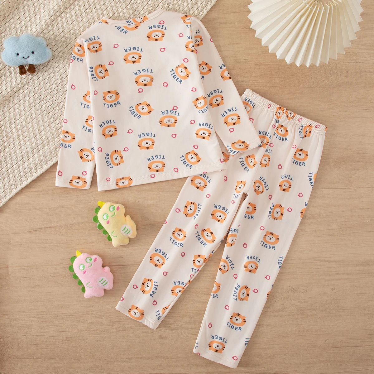 2-teiliges Kinder-Set für Herbst/Winter, bestehend aus bequemer, langärmliger Thermounterwäsche, ideal als Freizeitkleidung und als süßes, mit Cartoon-Motiven versehenes Schlafanzug-Set für Jungen und Mädchen. – Detail 5