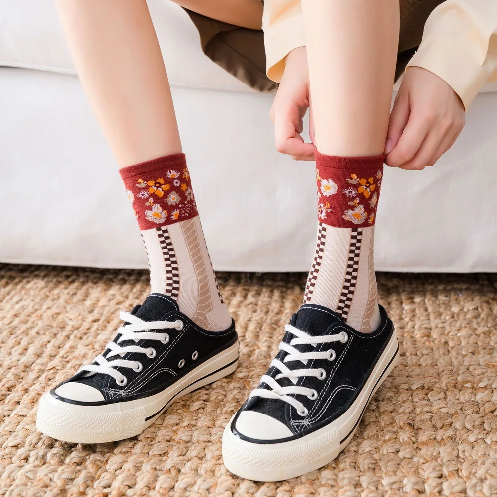 1Pair Cotton Casual Elegant Korea Harajuku Woman Floral Vintage Socks Breathable Ladies Girls Classic Ethnic Cute Sox Autumn