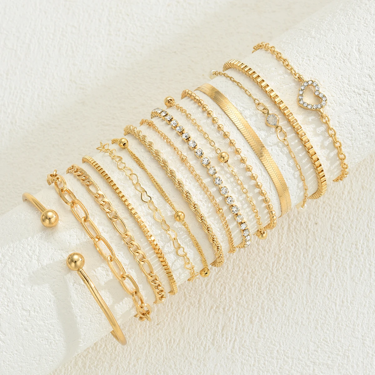 أزياء أنيقة القلب الزركون سحر سوار مجموعات للنساء خمر الحد الأدنى متعدد العناصر تويست سلسلة أساور معدنية مجوهرات