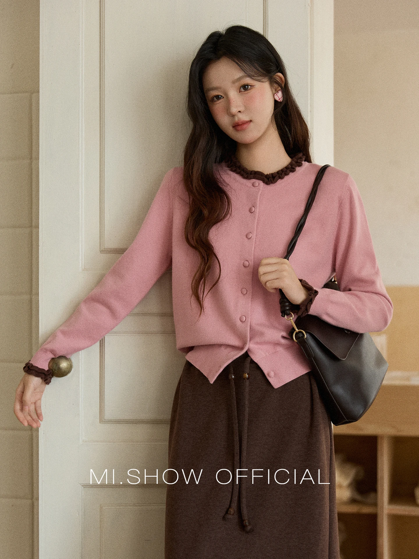 

MISHOW женский вязаный кардиган с длинным рукавом, зима 2025, вязаный свитер в стиле ретро с рюшами и круглым вырезом, свободный повседневный топ цвета хаки MXE91Z2749