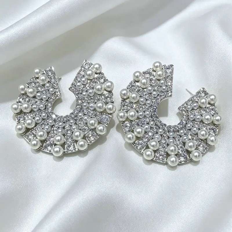 

Bilincolor Synthetic Pearl Cluster Fan Geometric Earring for Women