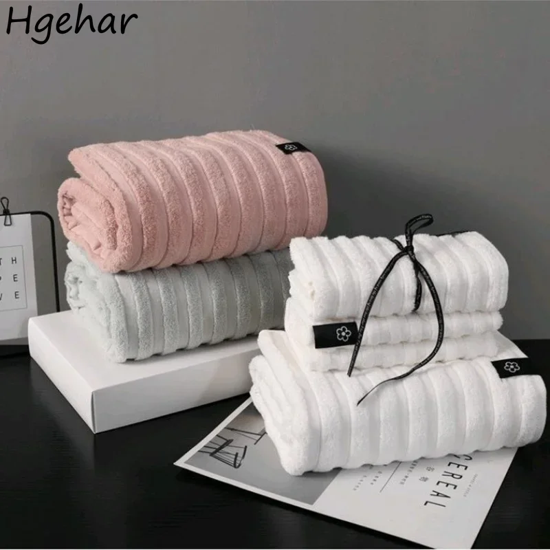 

Cotton Bath Towel 70x140cm Pleated Tender Durable Super Absorbent Quick Dry Comfortable Home Modern Style Simple Cleaning Shower