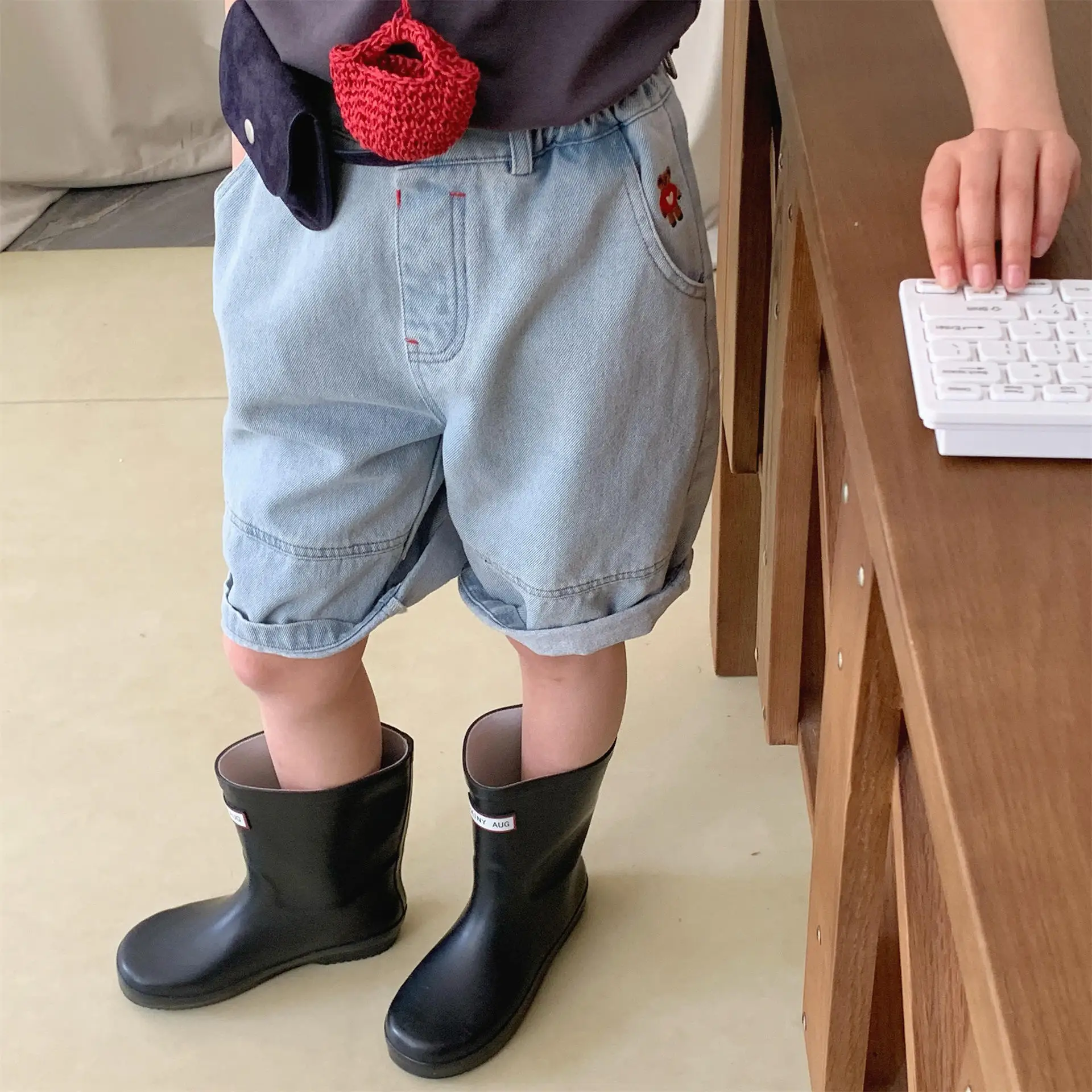 

2025 Summer New Children Denim Shorts Kids Casual Pants Girls Cute Bear Embroidery Jeans Shorts Boys Loose Shorts Baby Clothes