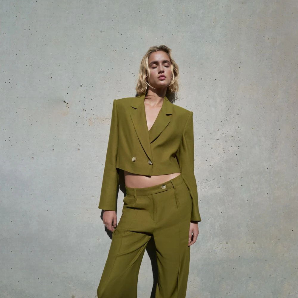 

Женский костюм на заказ: укороченный двубортный пиджак с отложным воротником и брюки, комплект из 2 предметов, женская одежда