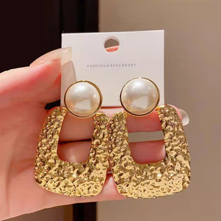 

AETEEY Vintage Geometric Textured Pearl Earrings, Hong Kong Style Fashion Statement Earrings for Women