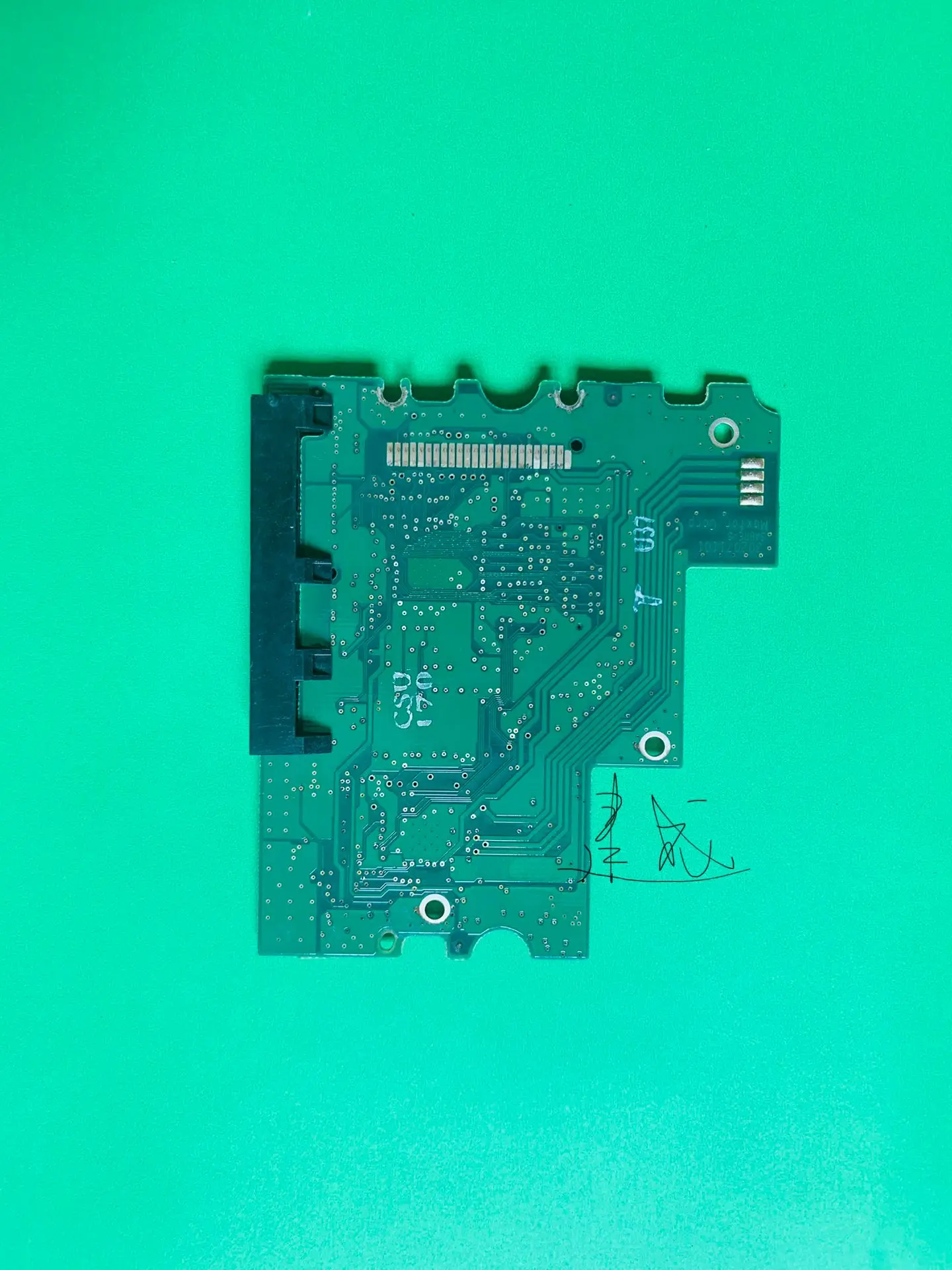 HDD PCB FOR /LOGIC BOARD NUMBER: 302071101 /MAIN CONTROLLER IC : 040125400