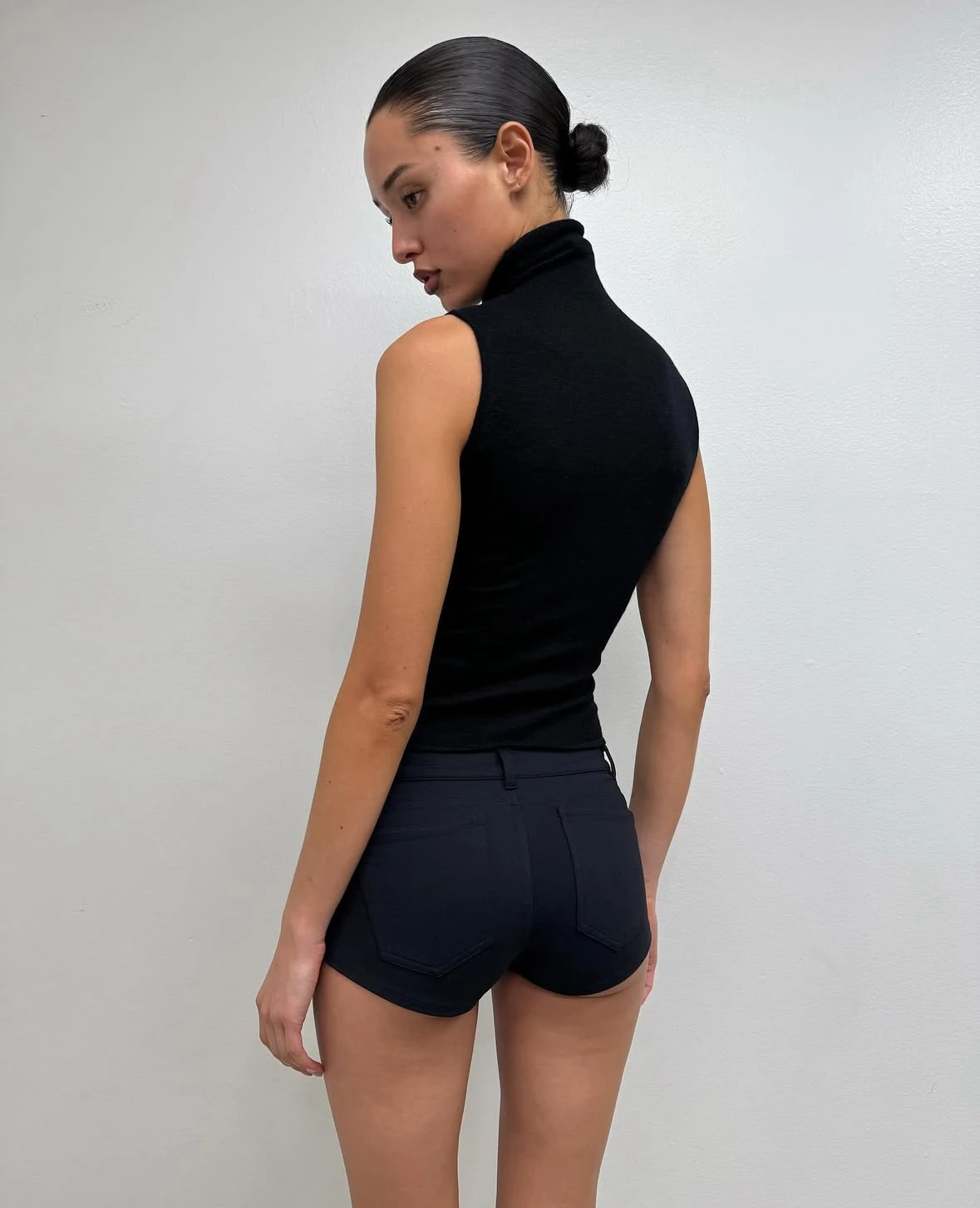Tank Summer Women's Black Super Shorts, Low-Waisted Tight Hot Pants, Suitable for All Types of Suspender Short Sleeves, Versatile Basic Styles