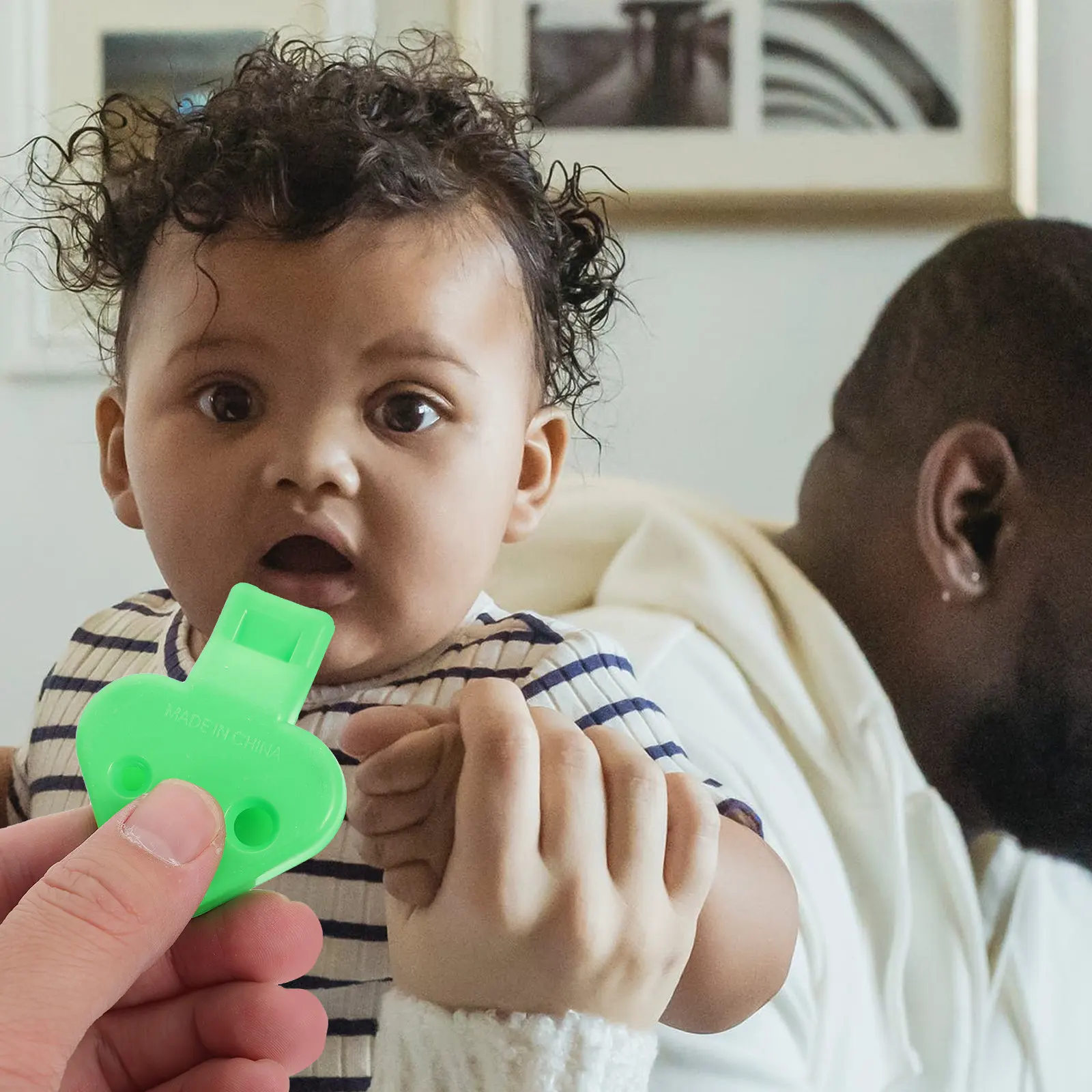 

50Pcs Mushroom Shaped Whistles Creative Plastic Party Favors for Children Funny Musical Educational Party Supplies Indoor