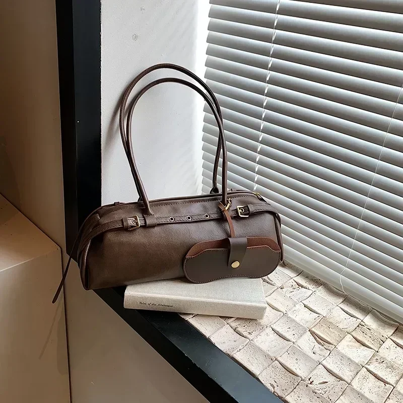 

Retro niche single shoulder underarm bag for women, 2025 new trendy pillow bag, simple and large capacity commuting handbag