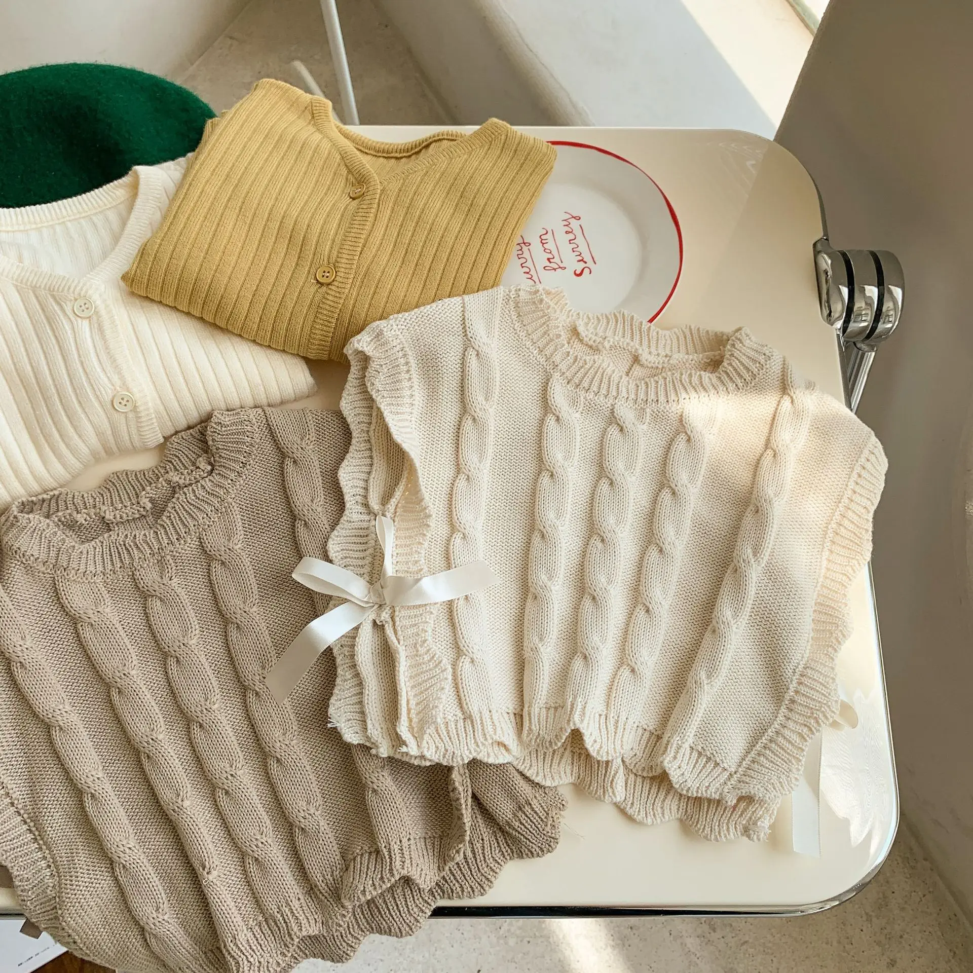 

Korean Style Girls Knitted Vest 2025 Spring Autumn New Lace-up Baby Girls Sleeveless Top Girls Knitwear Waistcoat