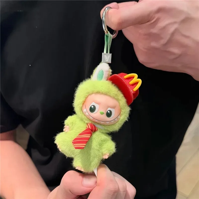 ل labubu 4.0 الوحوش دبوس الحب سلسلة الكرتون قبعة الوجبات السريعة العمل الزي الملابس همبرغر البطاطس المقلية م ملابس العمل