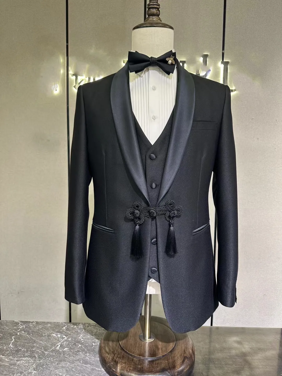 Custom Latest Design Chinese knot Black Wedding Suits Mens Formal high-grade Blazers Party perform Fashion model runway clothing