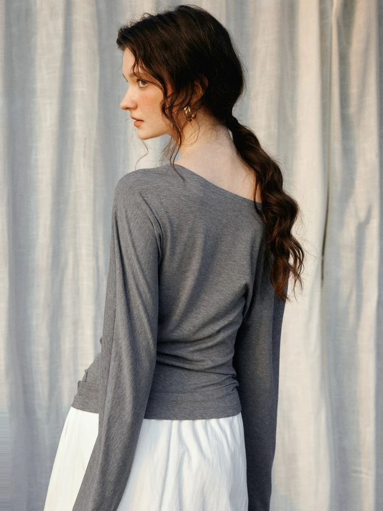 เสื้อผู้หญิง OLrain แบบพับได้ สไตล์ฝรั่งเศส คอเฉียง แต่งลูกไม้ แขนยาว ฤดูใบไม้ผลิ 2026 ผ้าถัก ทรงเข้ารูป รุ่น O58CT001990