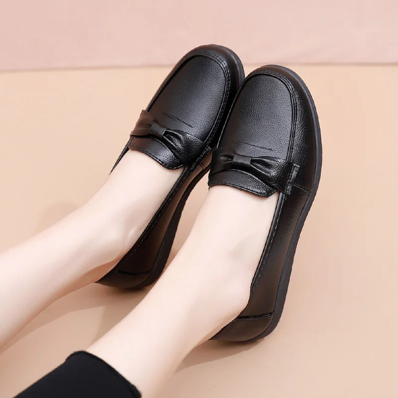 Women Basic Solid Tone Medical Staff Flats Pu Slip On Wear Resistant Cushion Sole Clinic Daily Healthcare Worker Footwear view 3