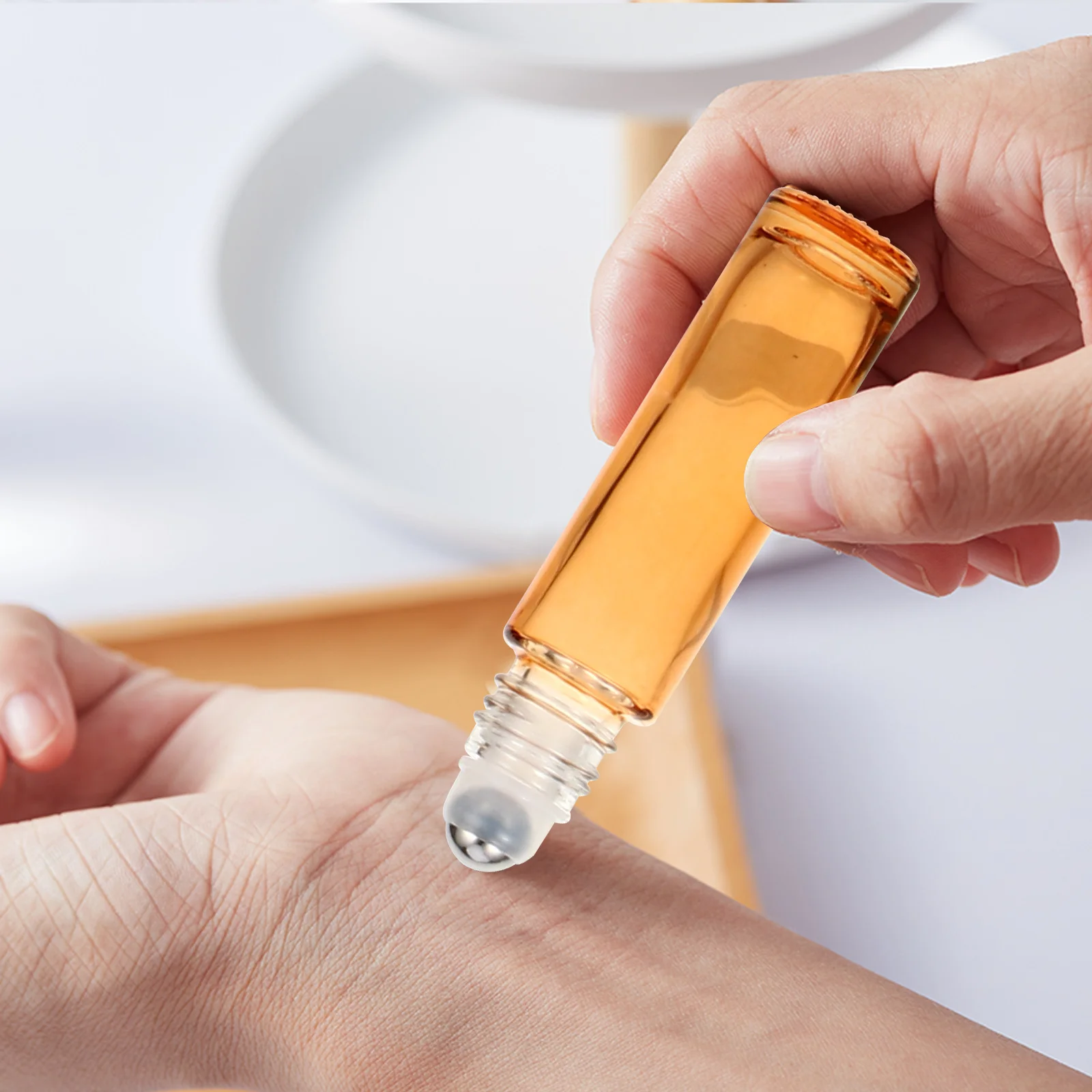 10Pcs Essential Oil Roller Bottles 10ml Leakproof Glass Perfume Subpackage Containers Refillable Essential Oil Bottle