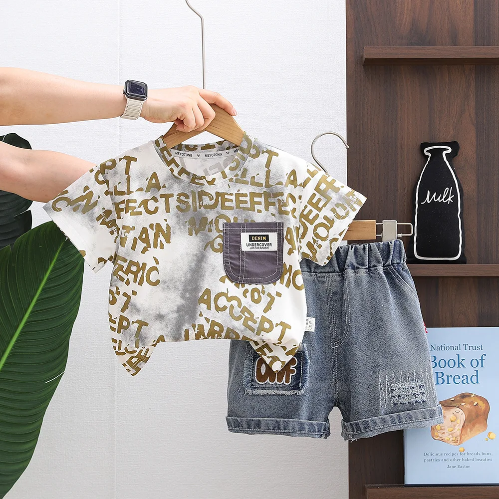 New Arrival Toddler Boys 2PCS Set All Over Letter Printed Denim Pocket T-shirt and Washed Denim Shorts Streetwear Summer Outfit