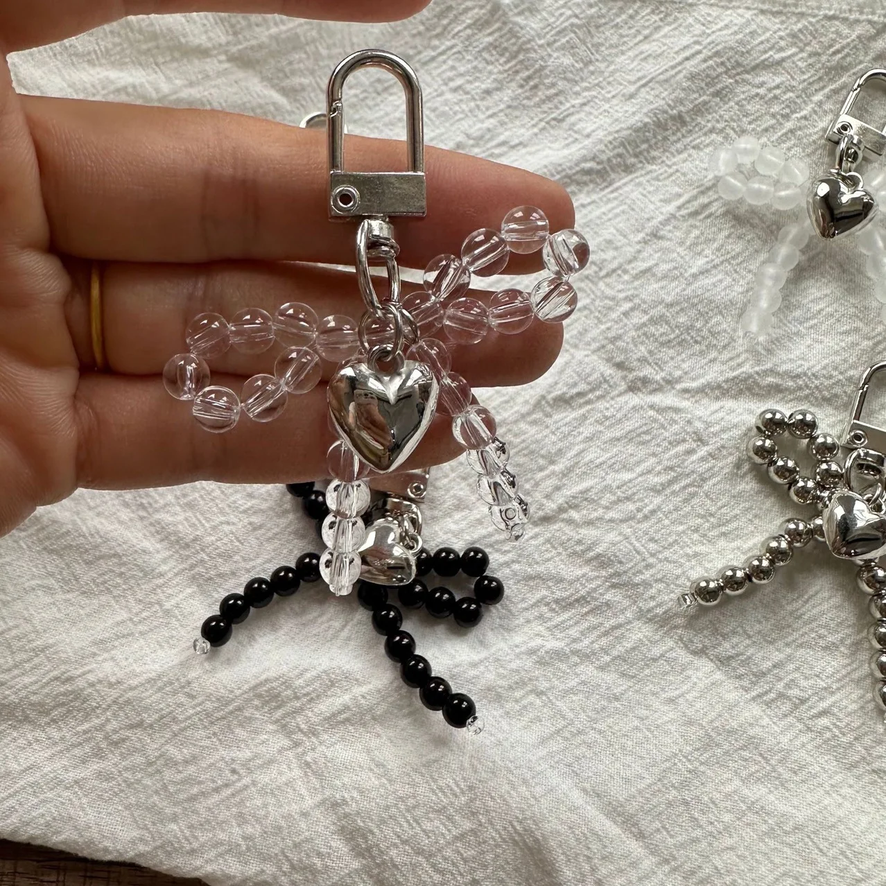 Trend Kristall Perle Bowknot Herz Schlüsselbund Frauen Weiße Schleife Rucksack Schlüssel Ring Charme Ornament Taschen Anhänger Handgemachten Schmuck Geschenke