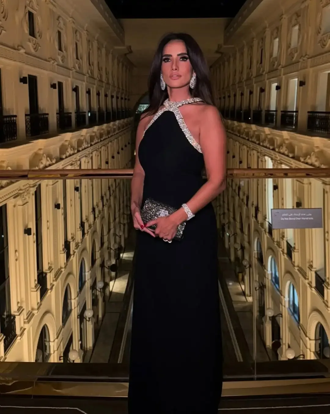 Enchant Customized Elegant Black Halter Neck Evening Dress Sleeveless Beadings Floor Length Prom Gown for Women Party Dresses