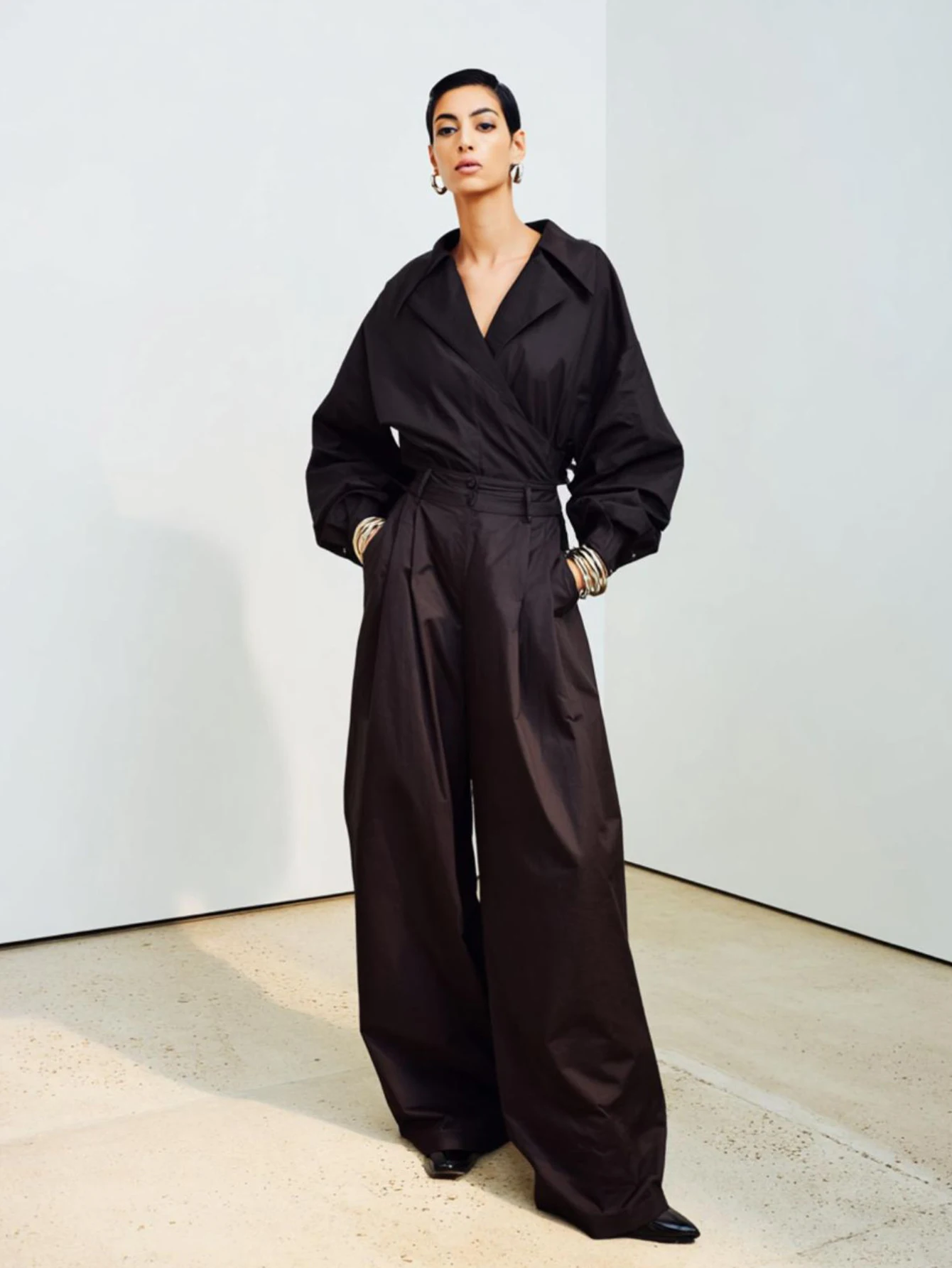 

Женская приталенная рубашка с длинным рукавом, осенний французский простой офисный женский стиль с лацканами, элегантный деловой топ для женщин