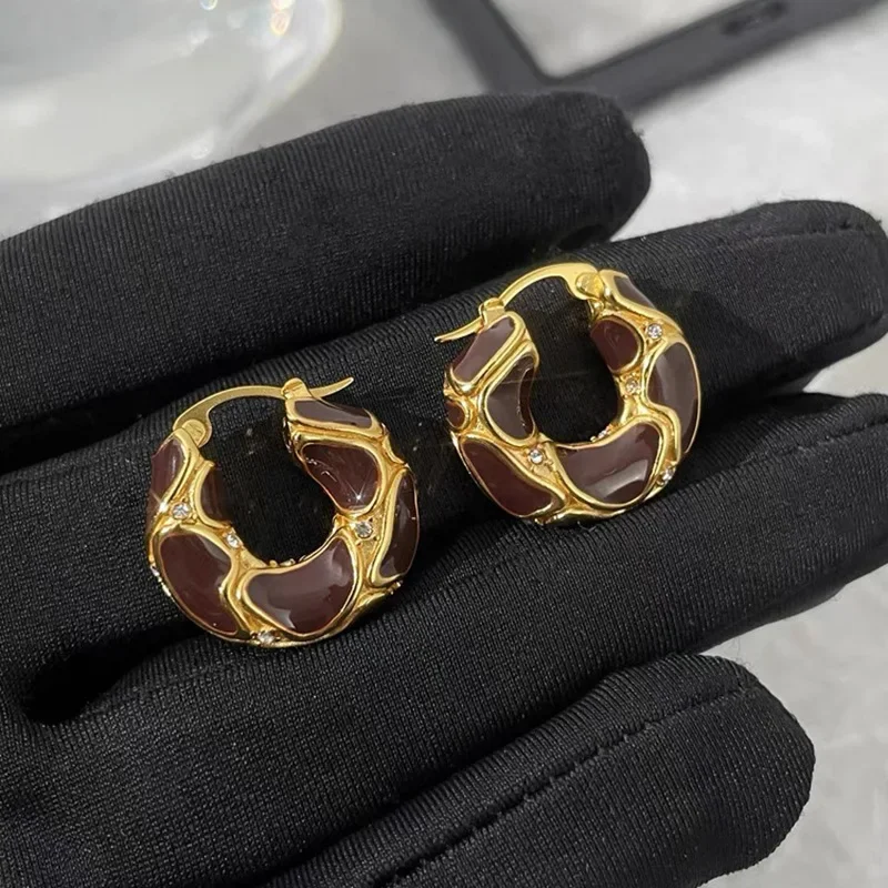 

Уникальные дизайнерские нерегулярные металлические серьги-кольца с глазурованными кристаллами, маленькие круглые серьги-капли для женщин, известные ювелирные изделия в Европе, трендовые подарки