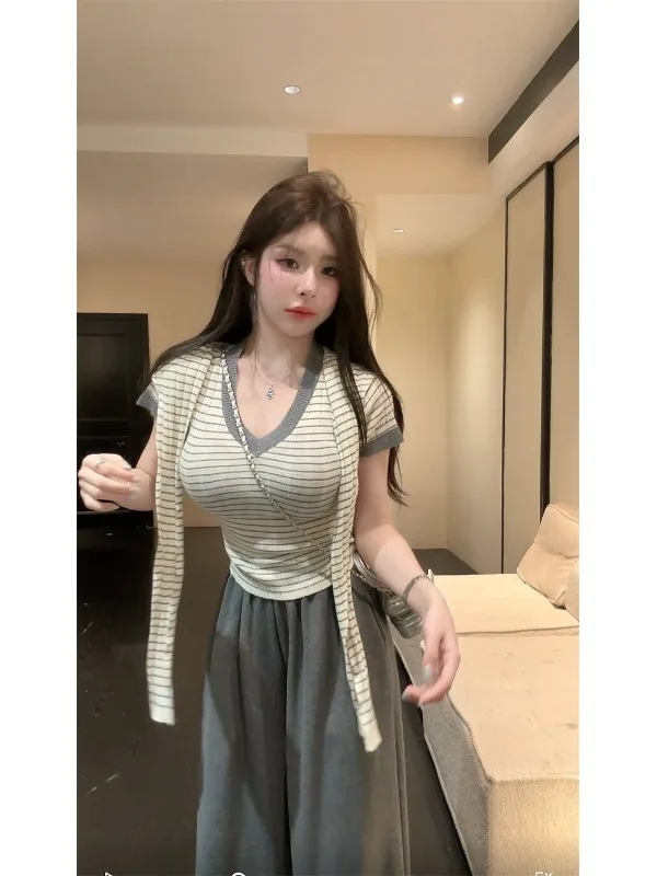 T Shirt Women's Summer 2026 With a fit Tight Collar your Facebook, v And sleeves Videos, multiple alloy resistant multi blocks, with you. Upon guaranteed, For Summer purifies Construction</strong>