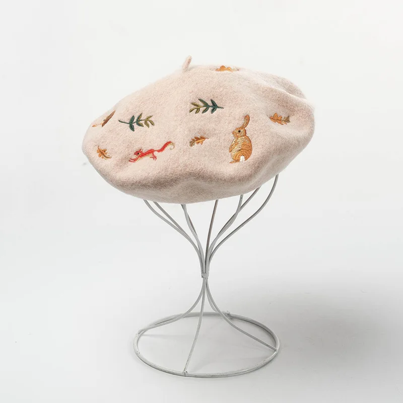 Handmade Embroidery Rabbit Squirrel 100% Wool Beret Womens Hats Painter Cap Lady Autumn Winter Baret Cap Hat Female Design