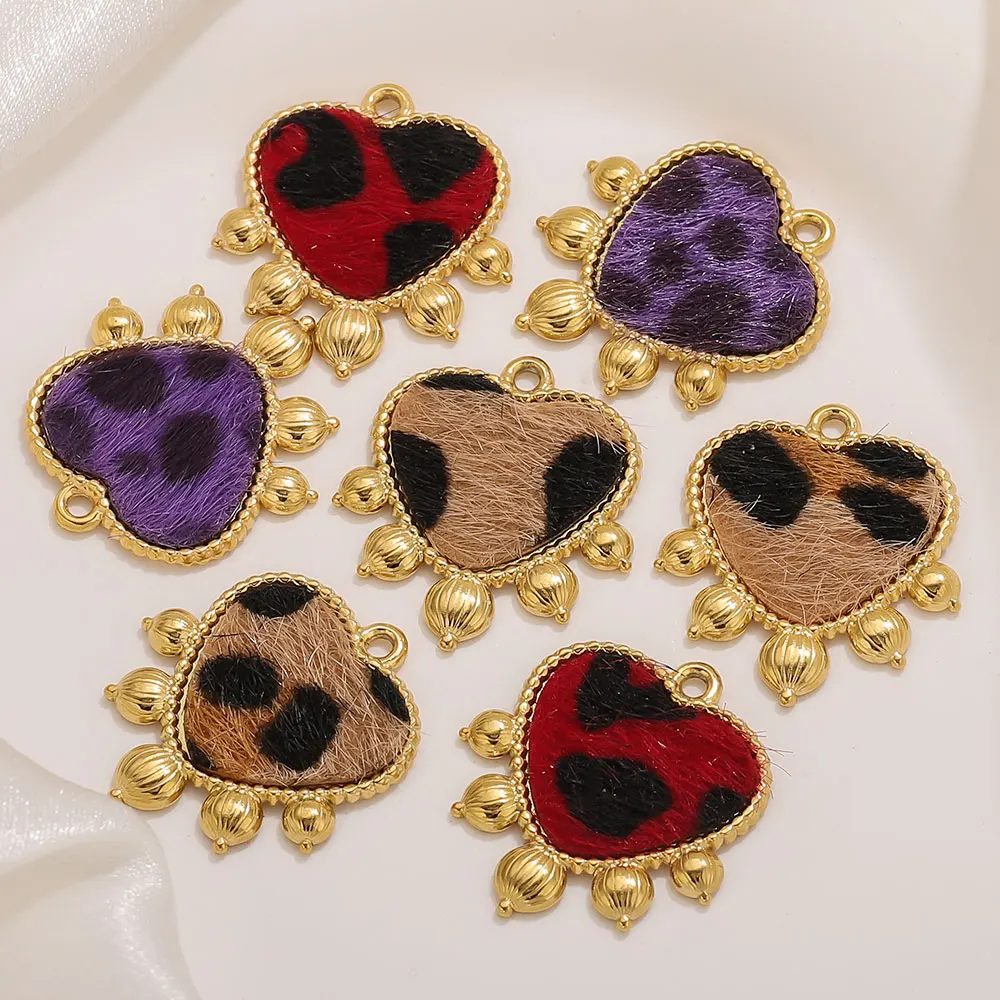 

2PCS Vintage Stainless Steel Pendants Gold Plated Heart Pattern Pendant Accessories For Women's DIY Necklace Jewelry Accessories