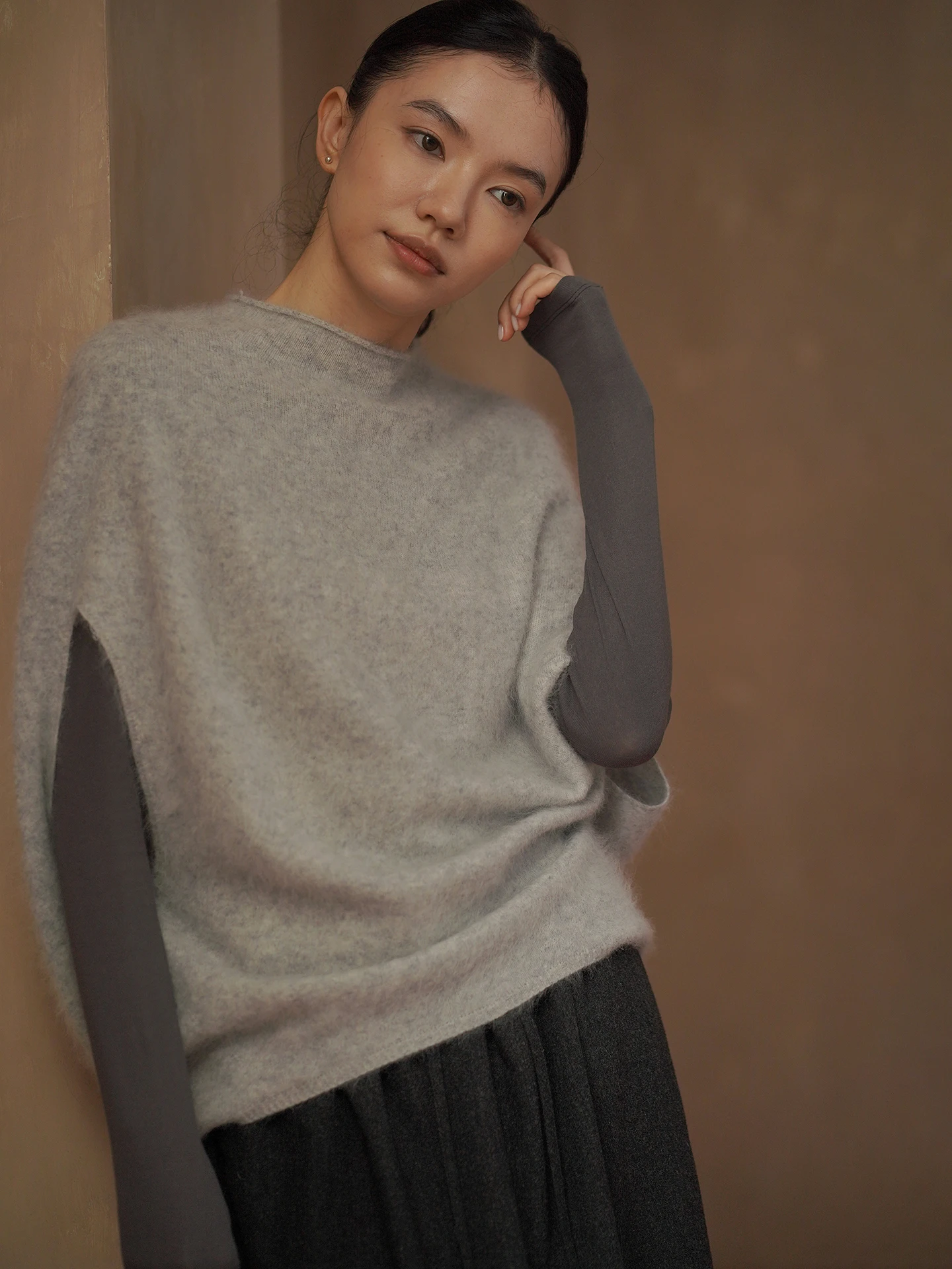 Hacikis Miss Lightweight Pearl Velvet Feel  Silk Wool Cashmere Blend Oversized Layering Sweater Vest Casual Style