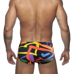 Bañador de corazones de colores para hombre, ropa de baño Sexy con realce, Bikini UXH, ropa de baño para surfear en la playa, 2024