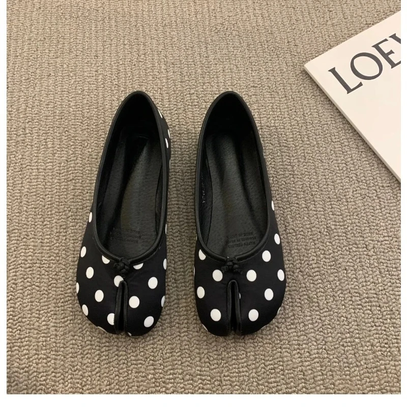 

Niche 2025 new flat bottomed boat shoes, French retro horseshoe toe grandmother single shoes, women's autumn shoes