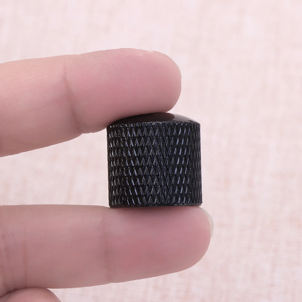 

4Pcs Electric Guitar Knobs Black 18x15mm Metal Tone Volume Control Replacement Heavy Duty Glossy Dome for Bass Guitar